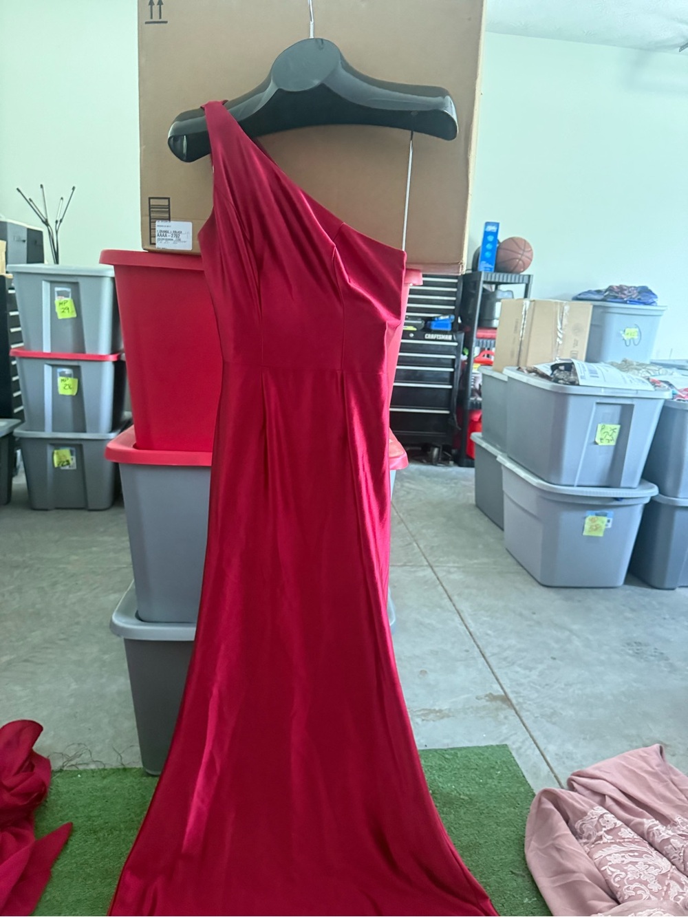 Red One-Shoulder Evening Gown mp51